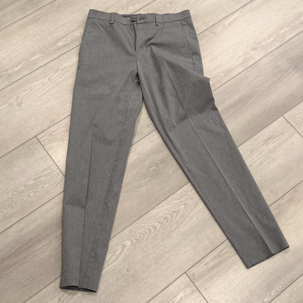 Haggar Men's Classic Gray Dress Pants - Straight Fit - Waist 30 Premium No Iron